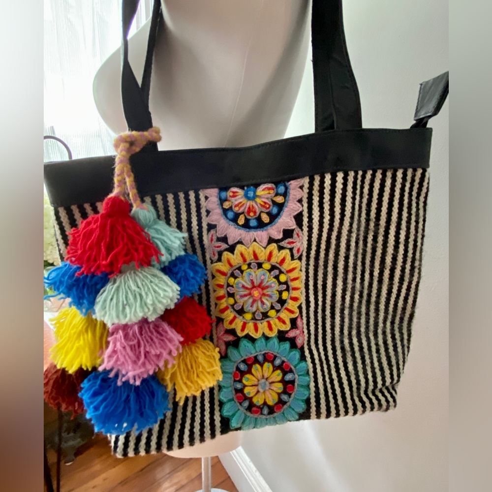 NWOT Woolen Embroidered Tassel Shoulder Bag.
